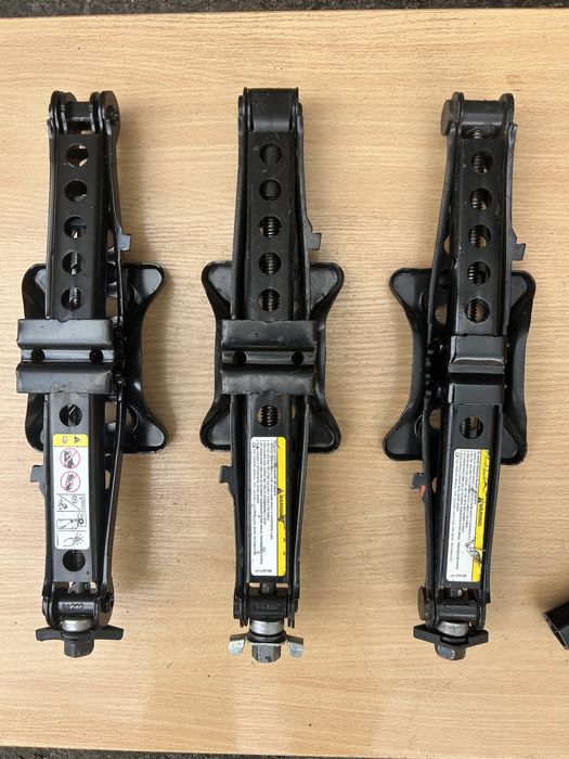 Домкрат Jeep Compas Cherokee Patriot Renegade