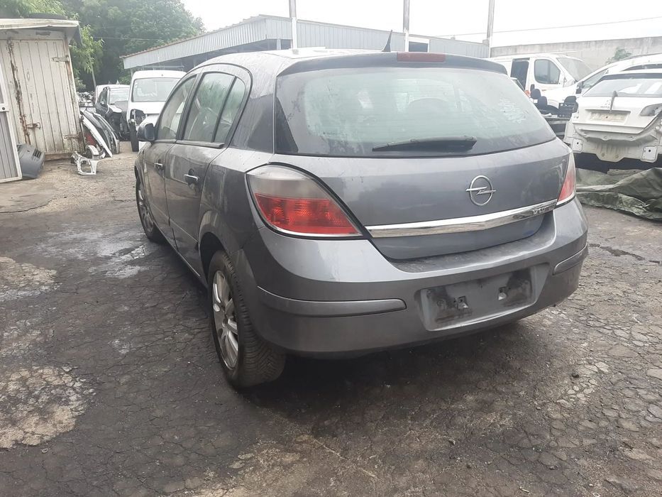 Opel Astra H para peças
