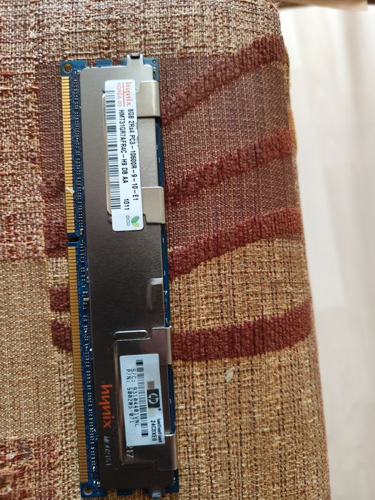 Hynix 8GB DDR3 PC3-10600R серверная