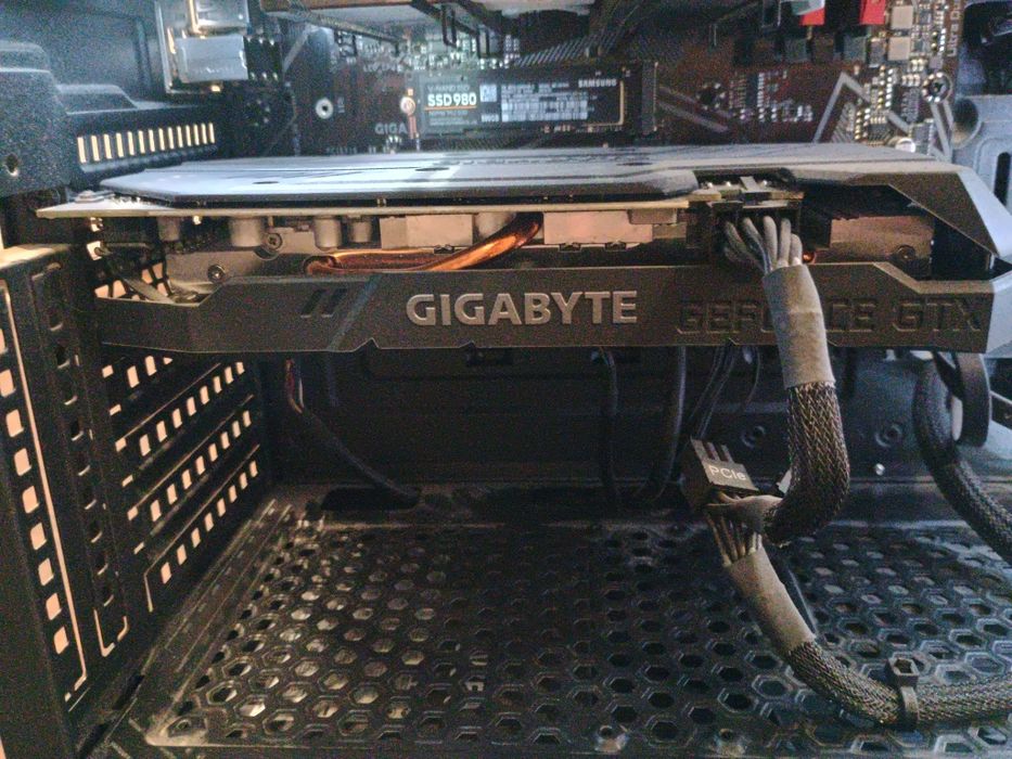 Komputer stacjonarny