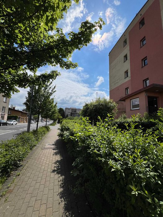 M3 | 2 pokoje | przestronne | częściowo umeblowane | parter | 37 m2 | spokojna okolica | blisko bazyliki | Centrum| ul. Wyzwolenia