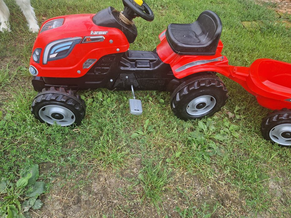 Traktor z przyczepką