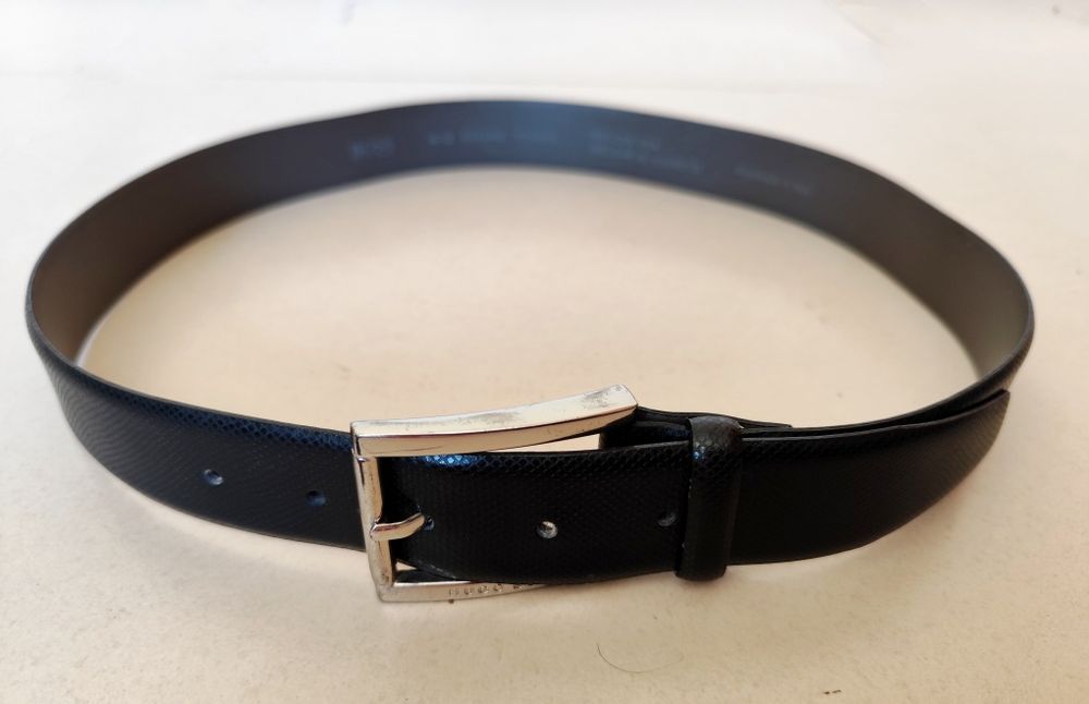 Cinto preto para Homem marca Hugo Boss  (85 cm / Tam. S)