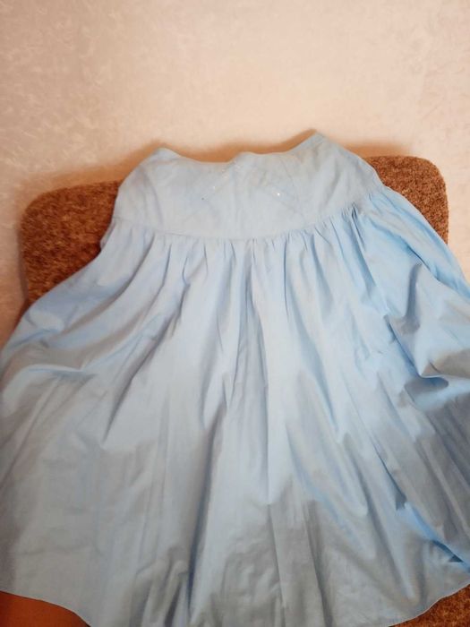 Спідниця блакитного кольору