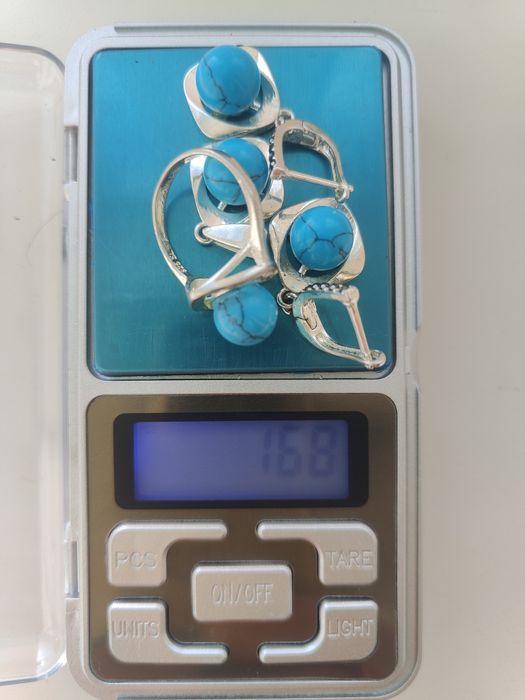 Продається срібна каблучка