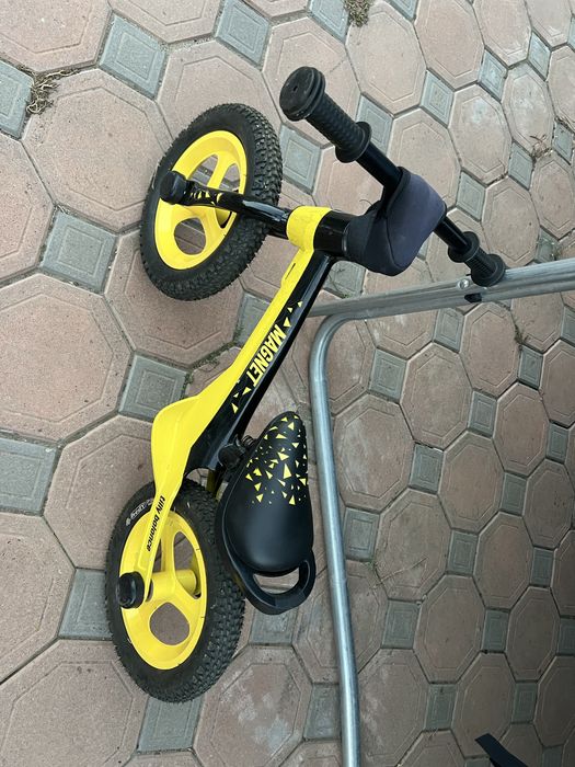 Продам   беговел