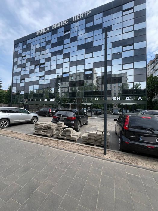 Оренда комерційного приміщення 253 кв.м в центрі міста