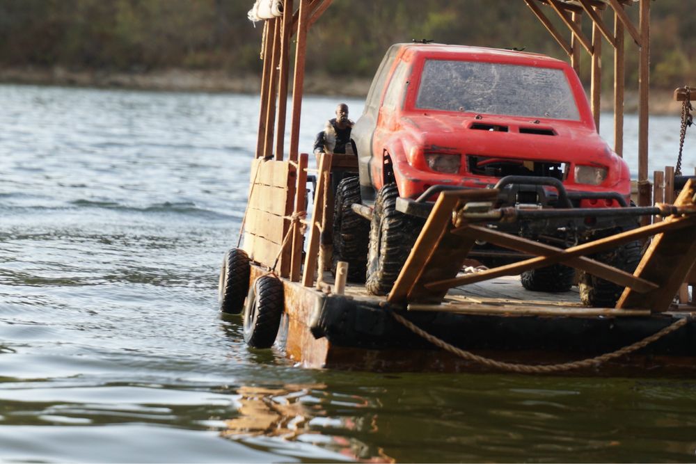 Barco telecomandado 1/10