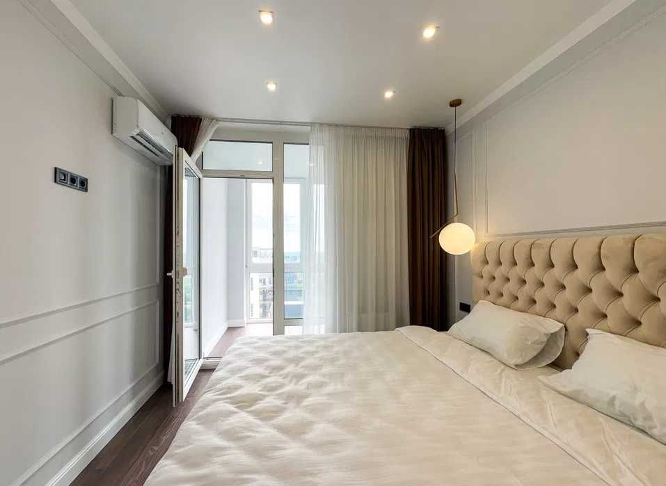 Apartment in Kyiv - More