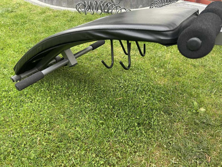 Ławeczka Body sculpture