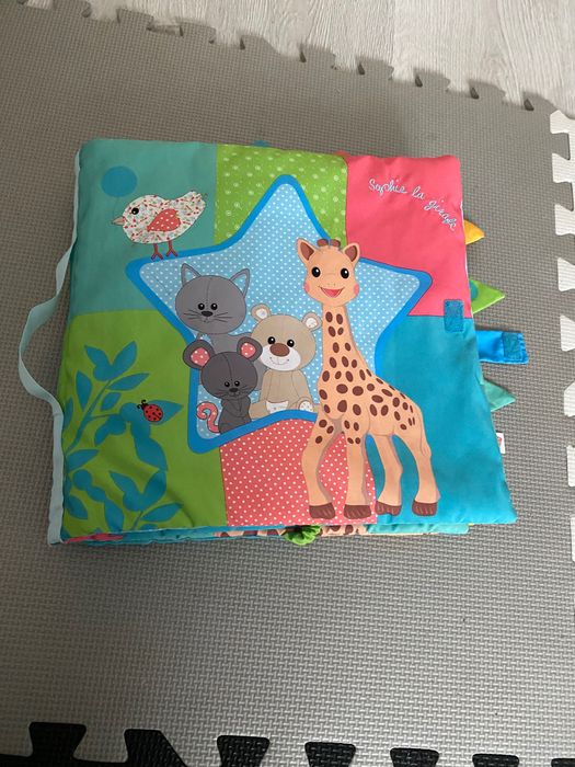 Książeczka  sensoryczna żyrafa sophie