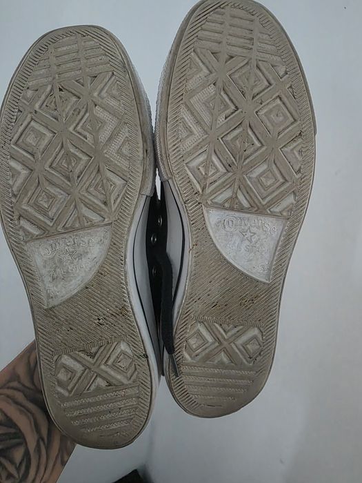 Czarne skórzane converse na platformie