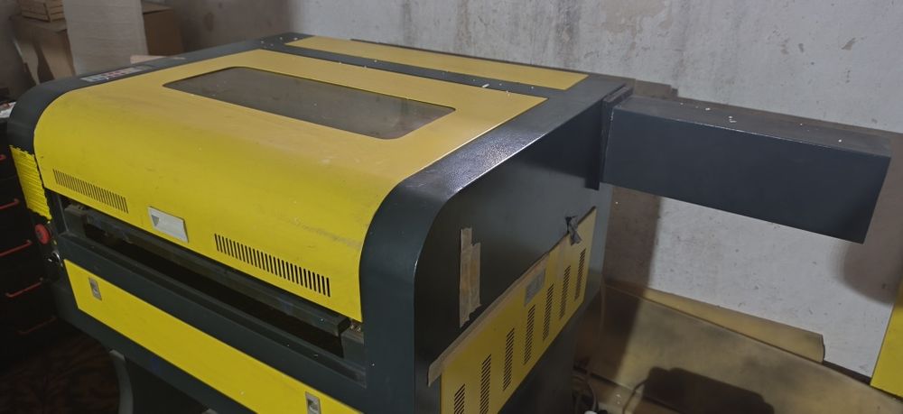 Laser CO2 bez tuby