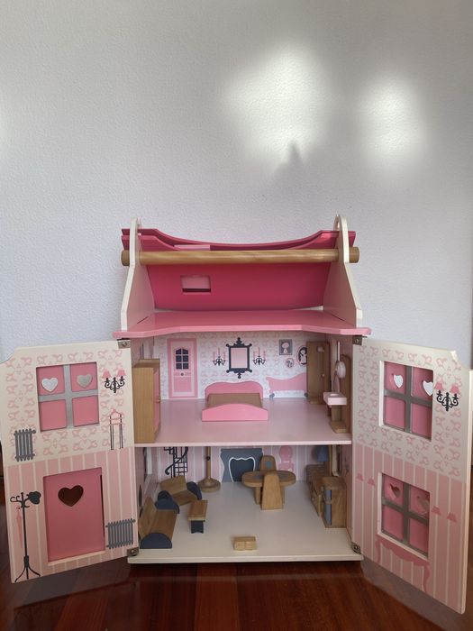 Vendo casinha de bonecas