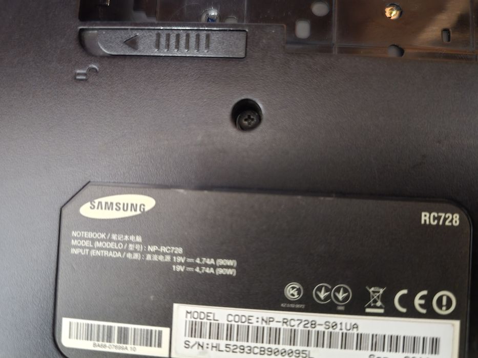 Ноутбук Samsung RC728