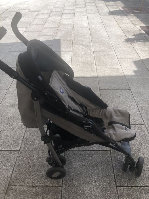 Carrinho de passeio Chicco preto