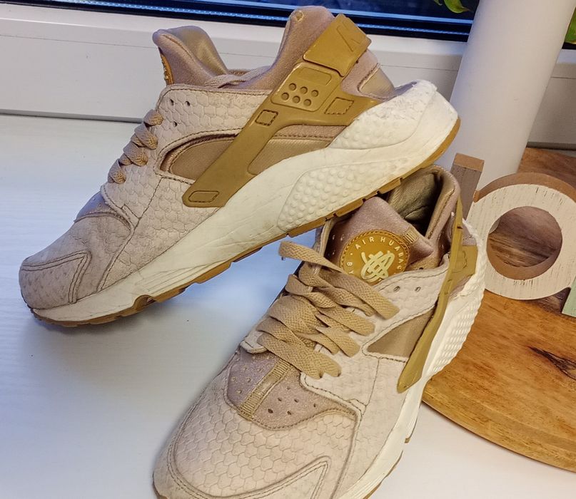 Buty Nike Huarache Run beż z białym  40,5