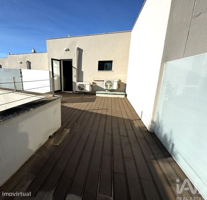 Apartamento em Estômbar e Parchal de 59,00 m2