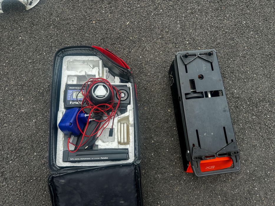 Carro RC Nitro Kyosho 1/10 c/ Starter Box, Rádio Futaba e Acessórios