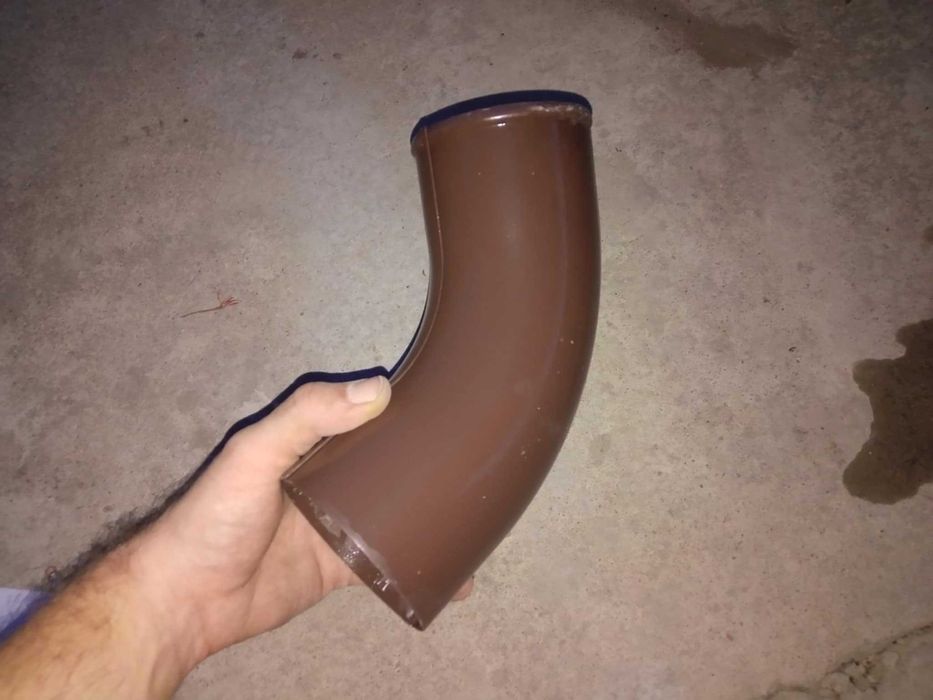 Kolano metalowe stalowe wylewka rynny 87mm 8,7cm rury spustowej brąz