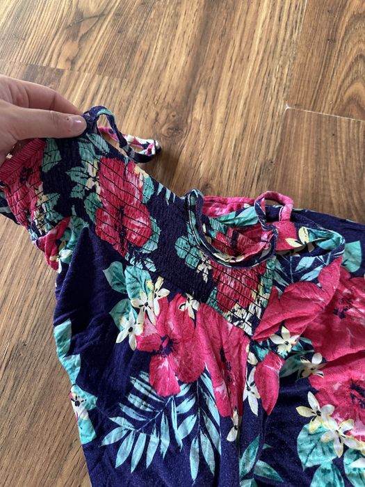 The collection sukeinka na ramiączkach czarna w różowe kwiaty