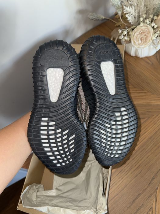 Yeezy 350 beluga v2
