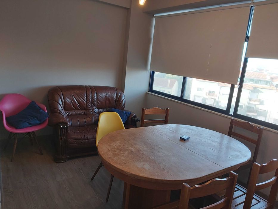 Arrendar alugar quarto Aveiro, 500m da Universidade. 4 Estudante. 919 353 041.