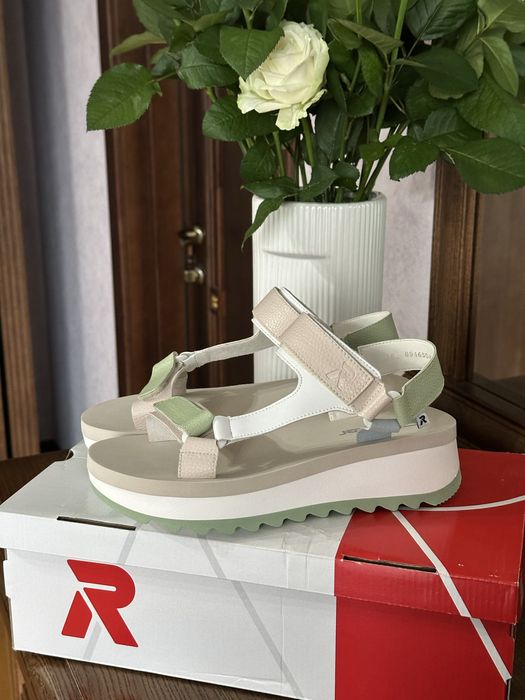 Жіночі босоніжки Rieker шкіряні