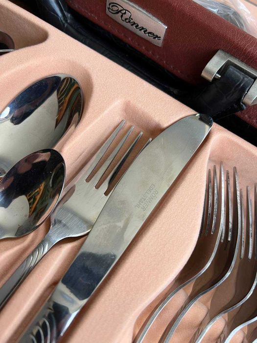 Великий набір столових приборів