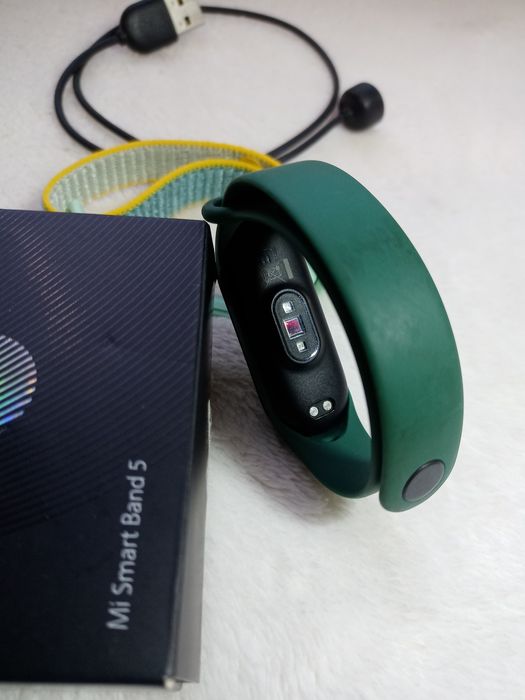 Лот фітнес-браслетів.