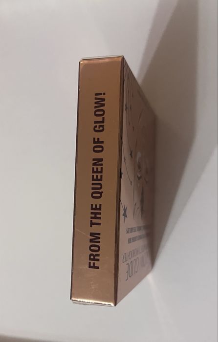 Charlotte Tilbury rozświetlacz glow glide „pillow talk”, pełnowymiarow