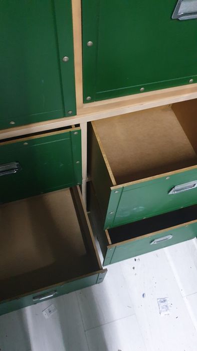 Armario com 10 gavetas