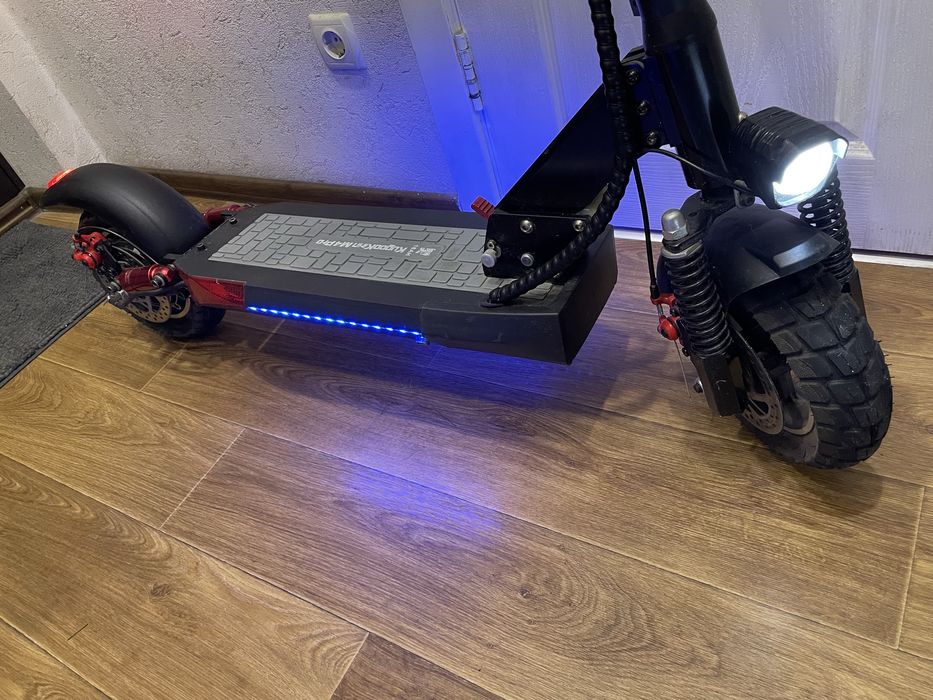 Продам електросамокат KugooKirin M4 Pro