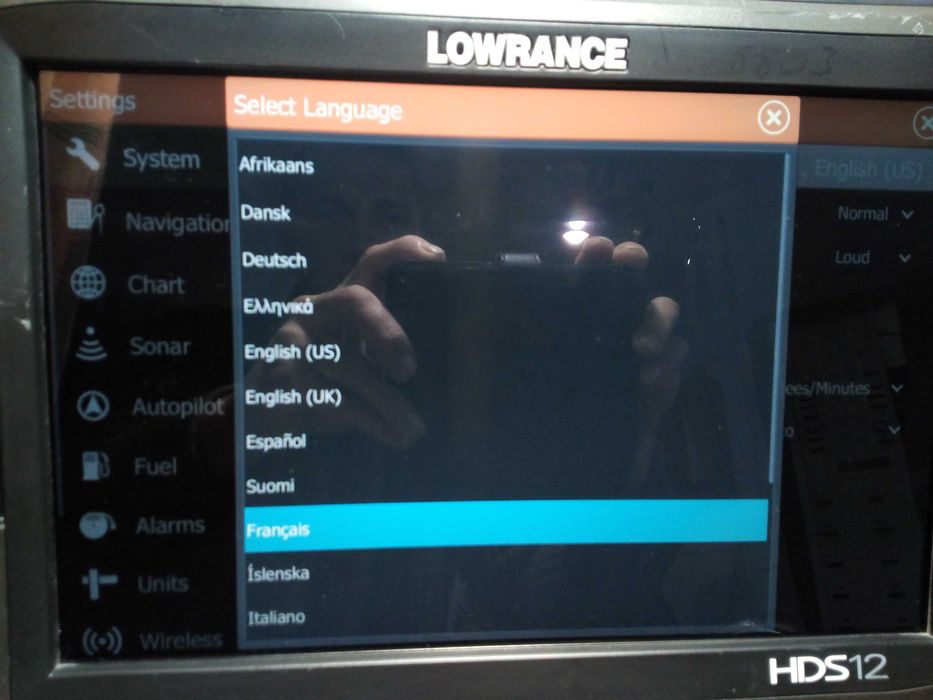 Продам Lowrance HDS-12 Gen2 Touch