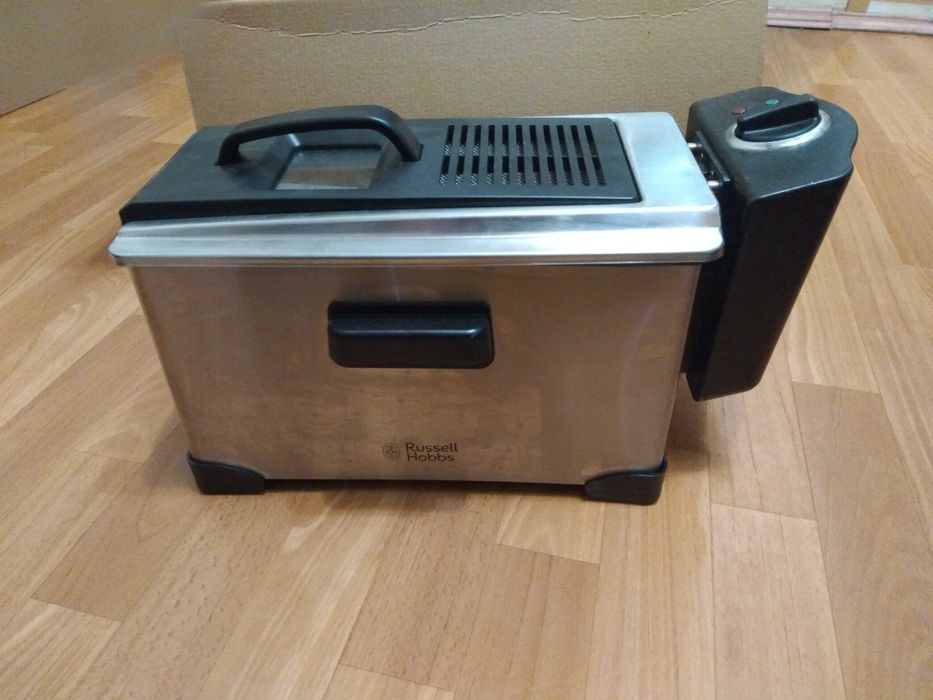 Фритюрниця Rusell Hobbs