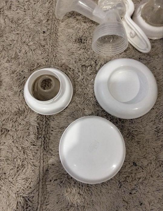 Bomba manual tira leite Chicco como nova