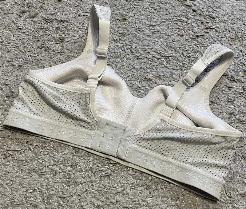 Оригінал.фірмовий,спортивний бюстгальтер triumph triaction energy