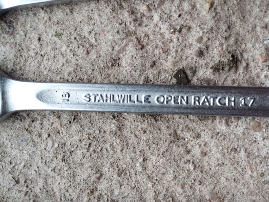 Klucze płasko oczkowe z grzechotką stahlwille