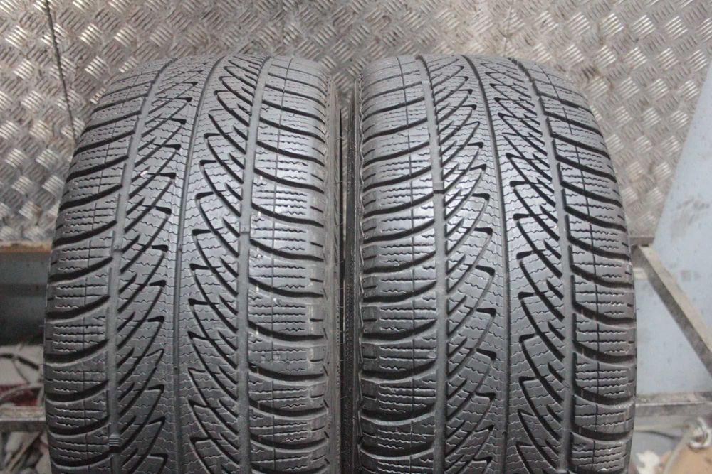 225/40/18 Goodyear UltraGrip 8 Performance MO M0 225/40 R18 92V XL