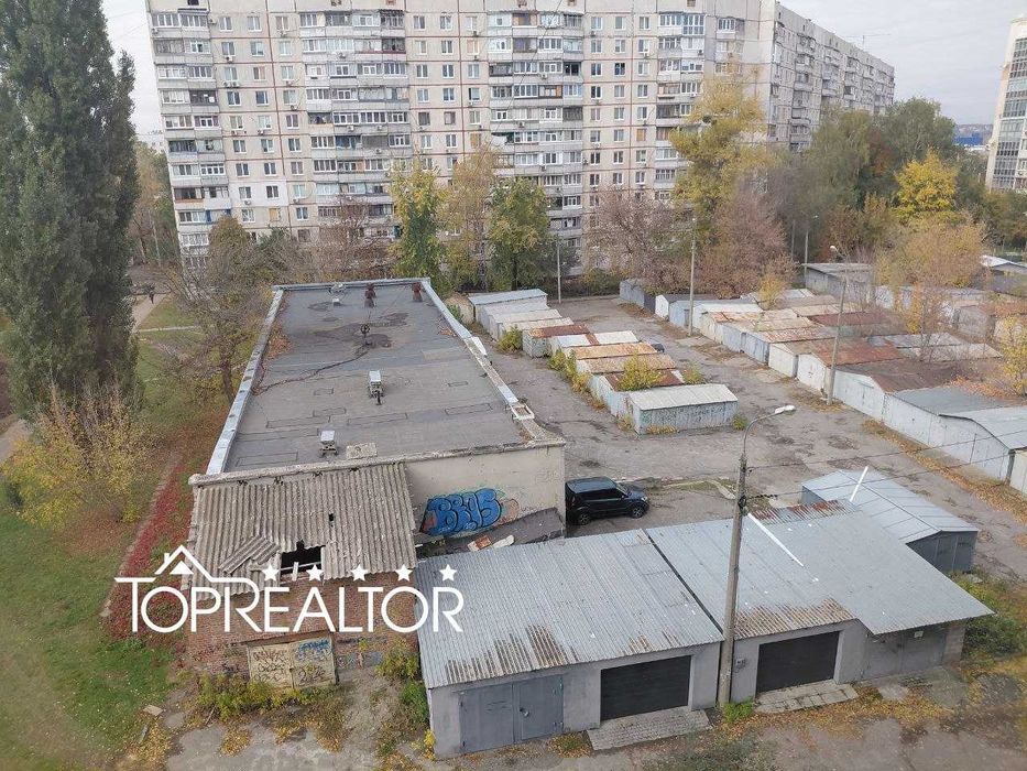 Продам 4-к. квартиру 3 хвилини м. Салтівська 522 мкр  Нескорених 20а