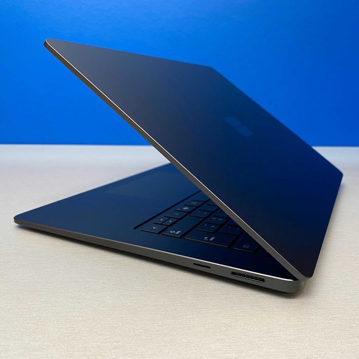 Microsoft Surface Laptop 7 - 15" (Snapdragon X Elite/16GB/512GB)
