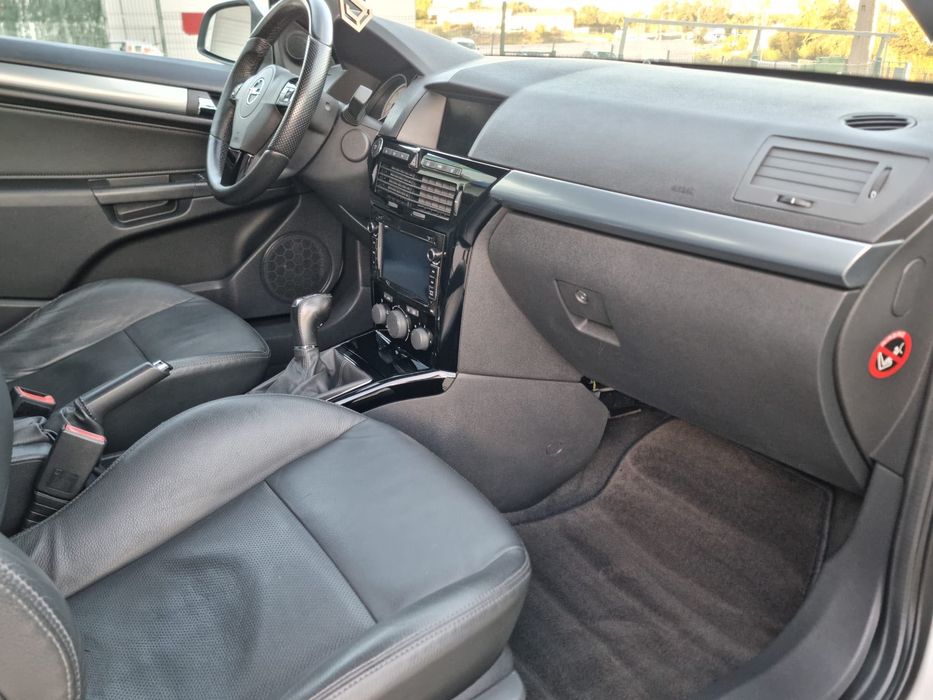 Opel Astra Twin Top 1.9 CDTI 150CV OPC LINE