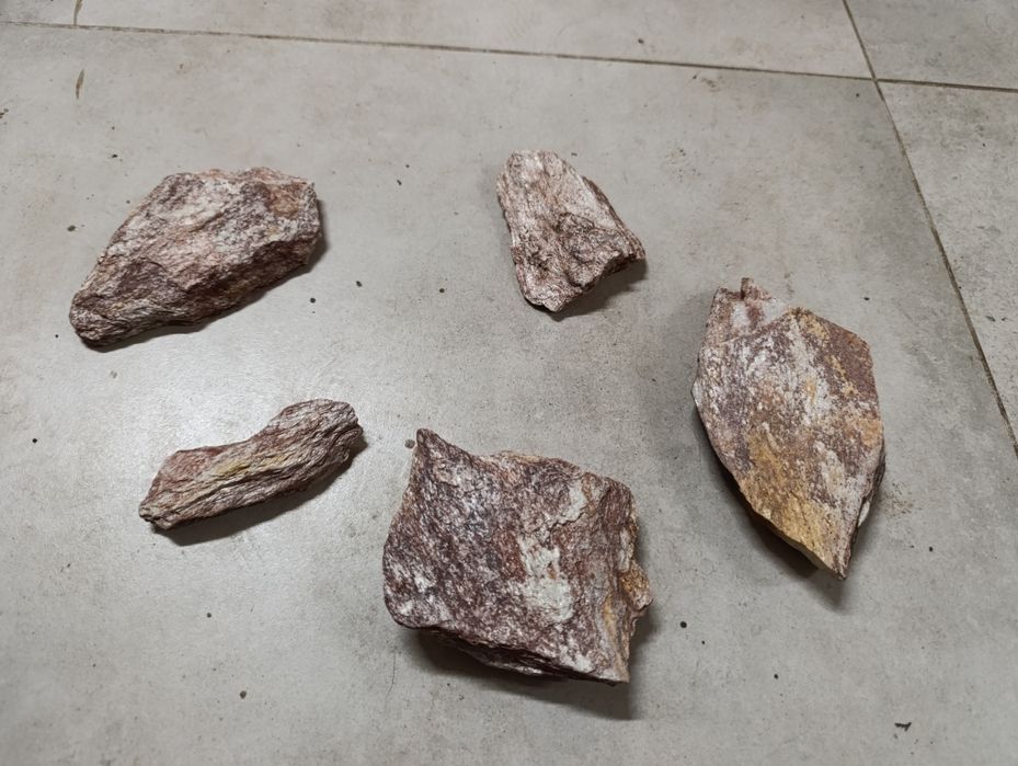 Kamienie ozdobne do akwarium