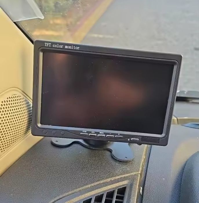 Monitor 7 cali 800x480 TFT z 2 liniami AV na Chinch
