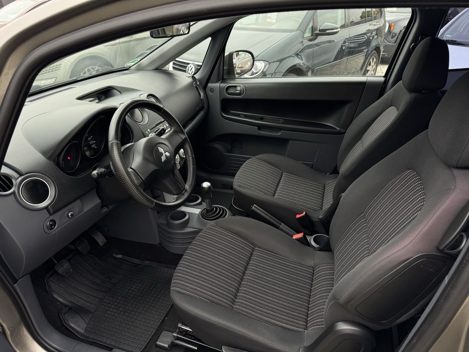 Mitsubishi Colt 2009 1.3 benzyna
