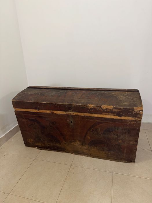 GRÁTIS / DOAÇÃO: Baú Antigo de Madeira (Para Restauro / Upcycling)
