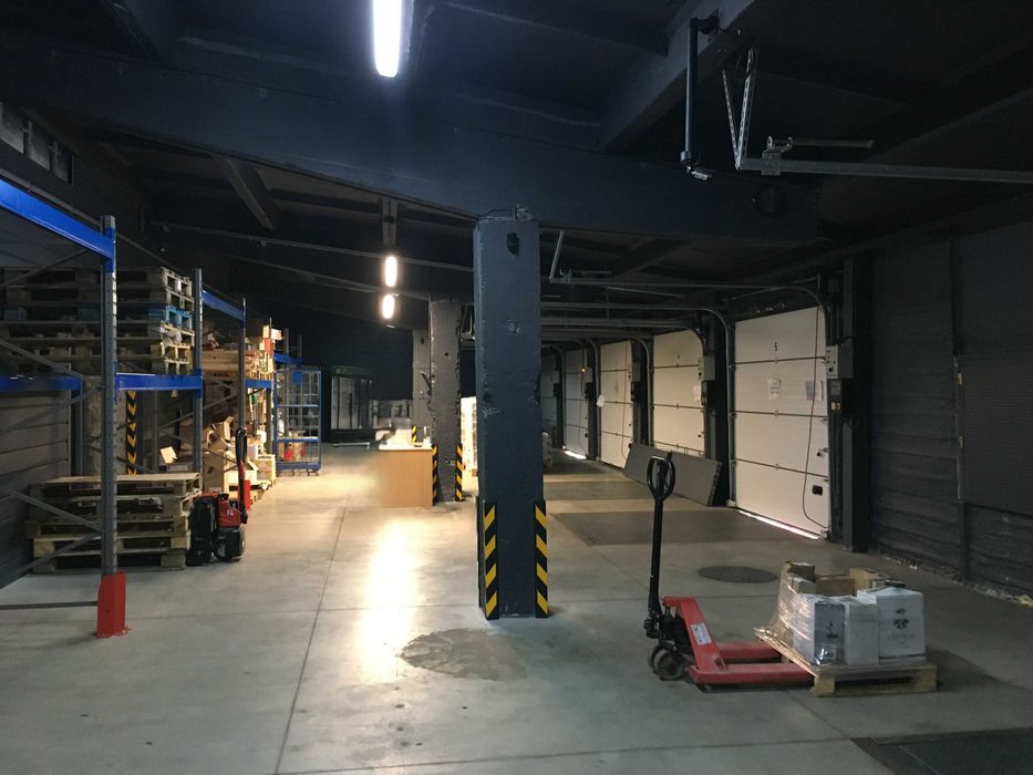 Оренда складських та виробничих площ на Подолі біля м Тараса Шевченко.