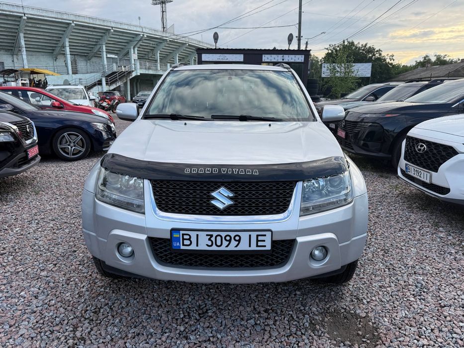 Офіційна Suzuki Grand Vitara! Не фарбована! 2.4 газ/бензин!