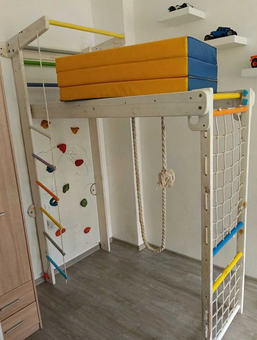 Małpi gaj, drabinka gimnastyczna, ścianka wspinaczkowa