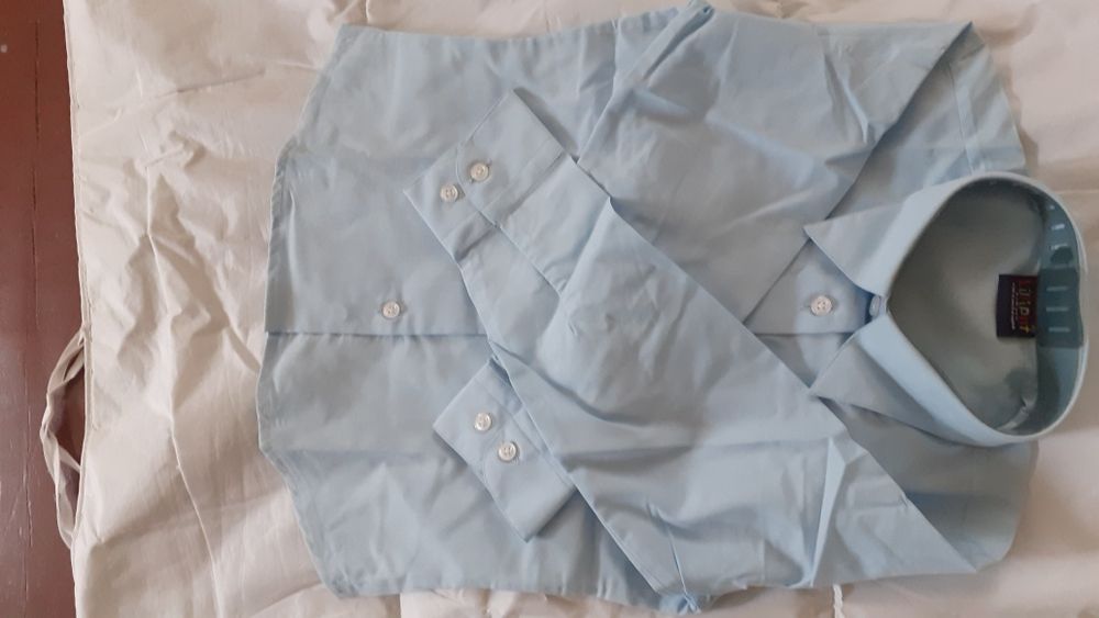 рубашки новые девичьи, школьные.